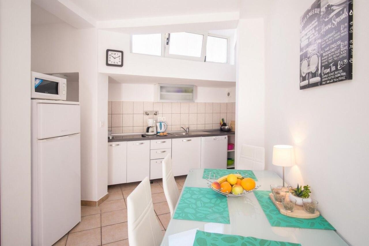 Apartment Polo Врбник Экстерьер фото